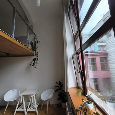 Loft Palmovka Διαμέρισμα *